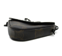 CELINE Triomphe Triangel Bag