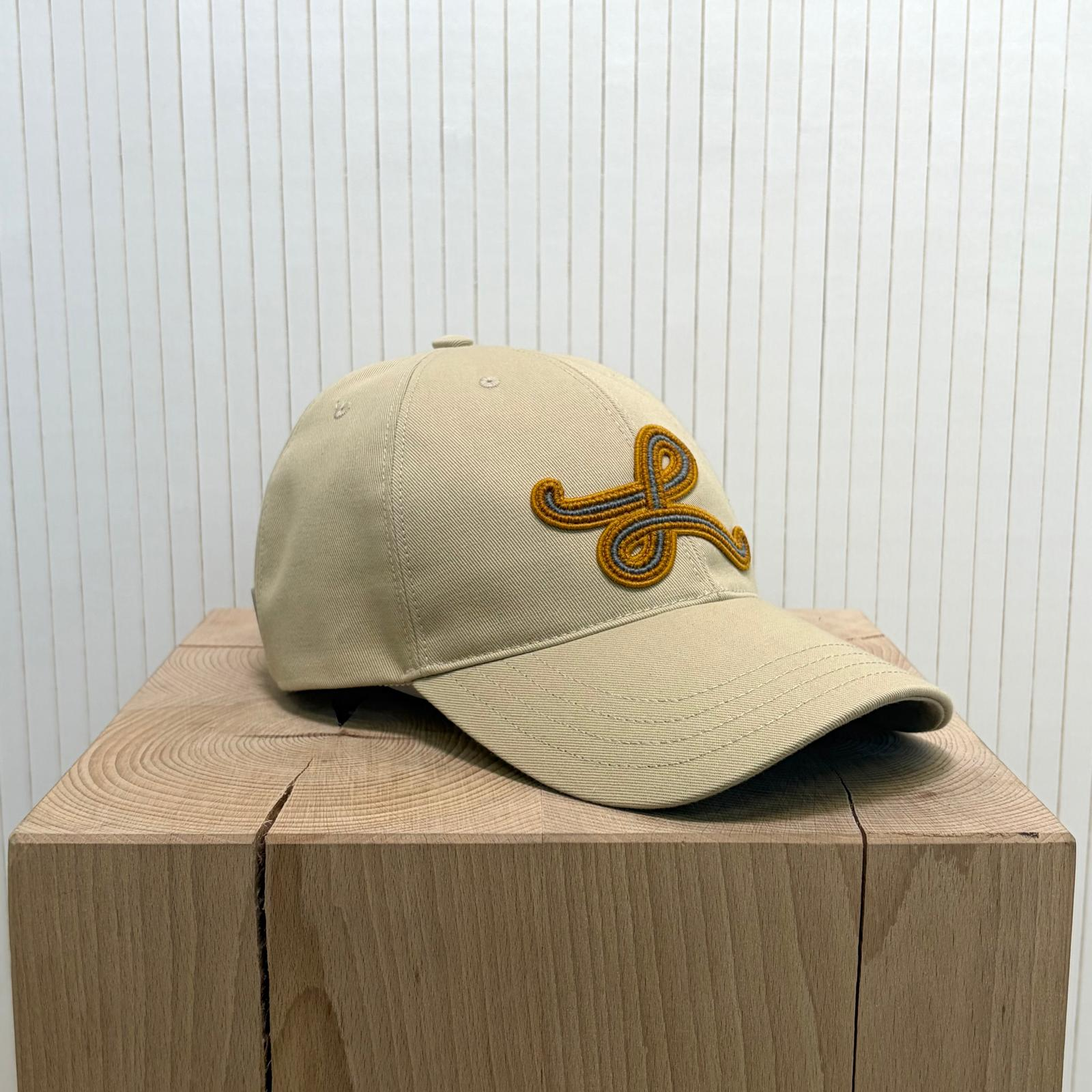 LOEWE L Patch Cap - beige